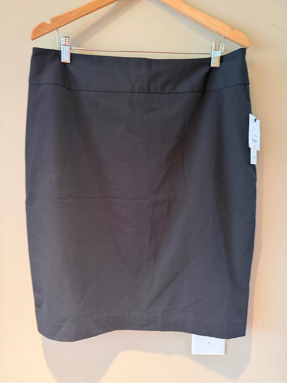 LIz Claiborne Classic Black Pencil Skirt size 14 NWT